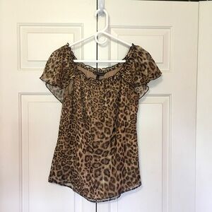 Women’s Top. Sz M. Leopard ruffle off the shoulder top.